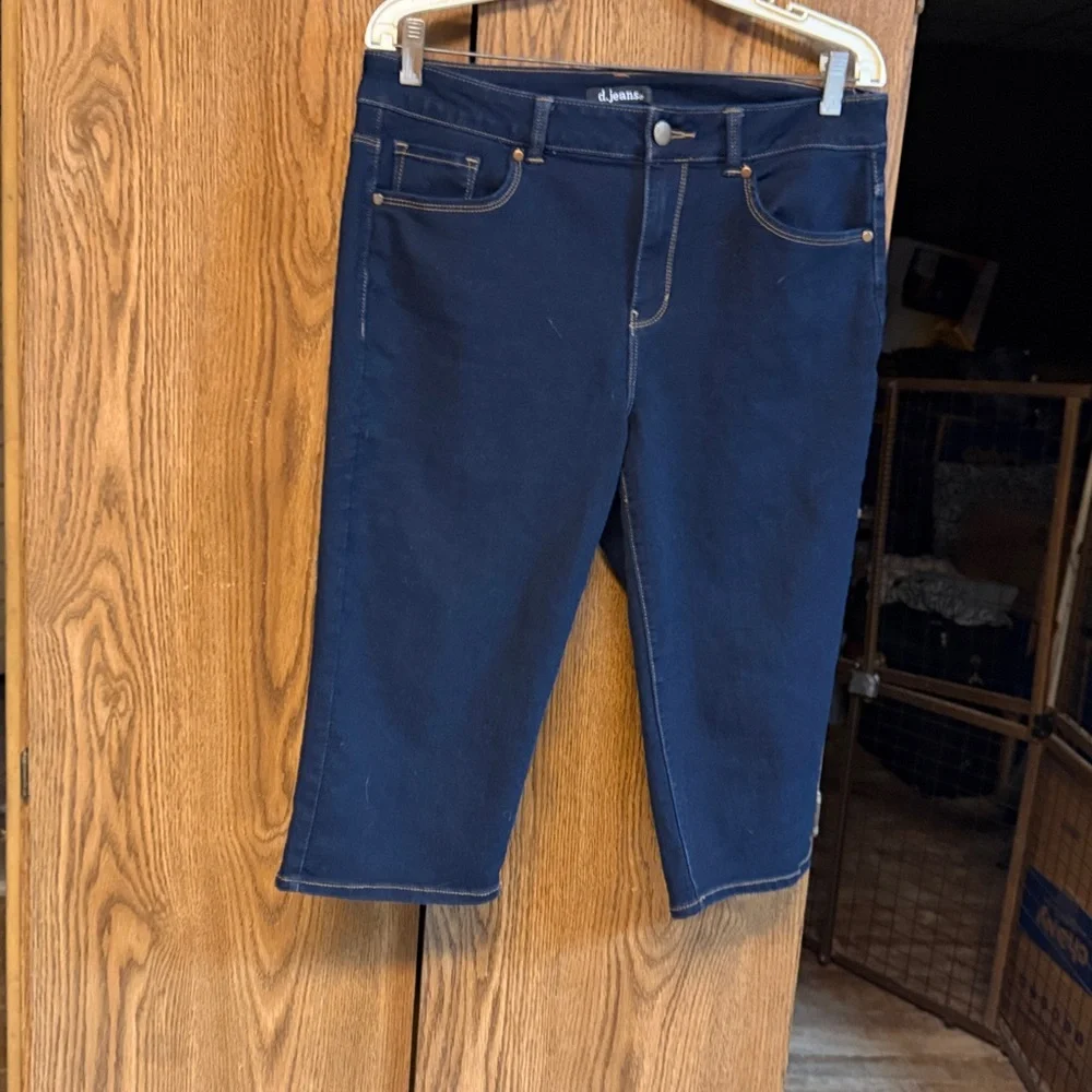 d. jeans Navy Cropped Stretch Capri Pants - Picture 2 of 10
